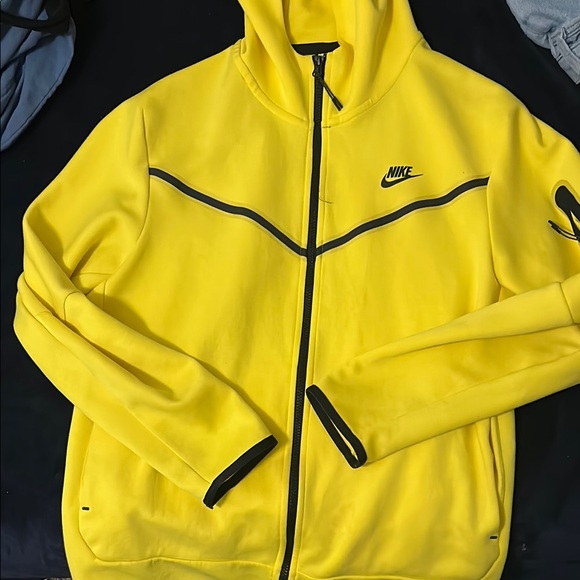 Nike Men's Yellow Jacket